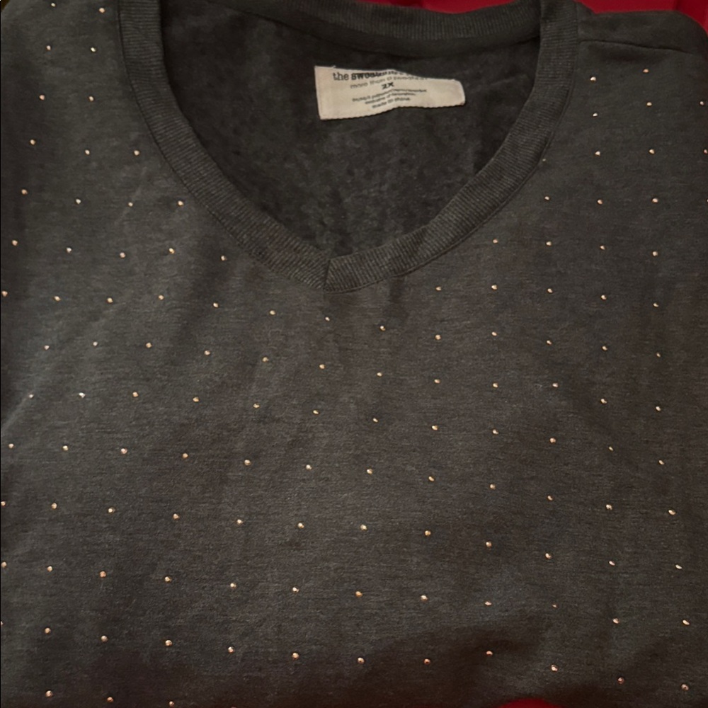Gray V-Neck Sweatshirt with Rosegold studs